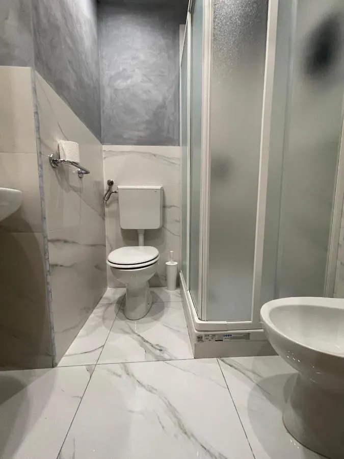 Lion University&Youth Hostel Milano 2 Guest house Milan