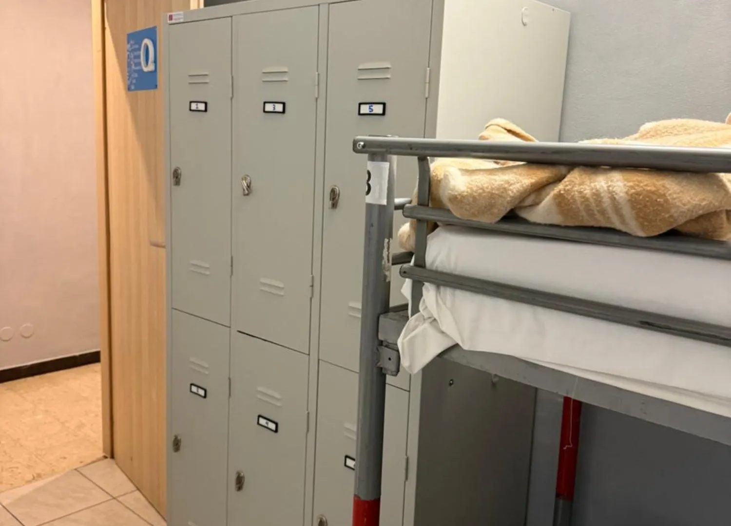 Lion University&Youth Hostel Milano 2 Italy