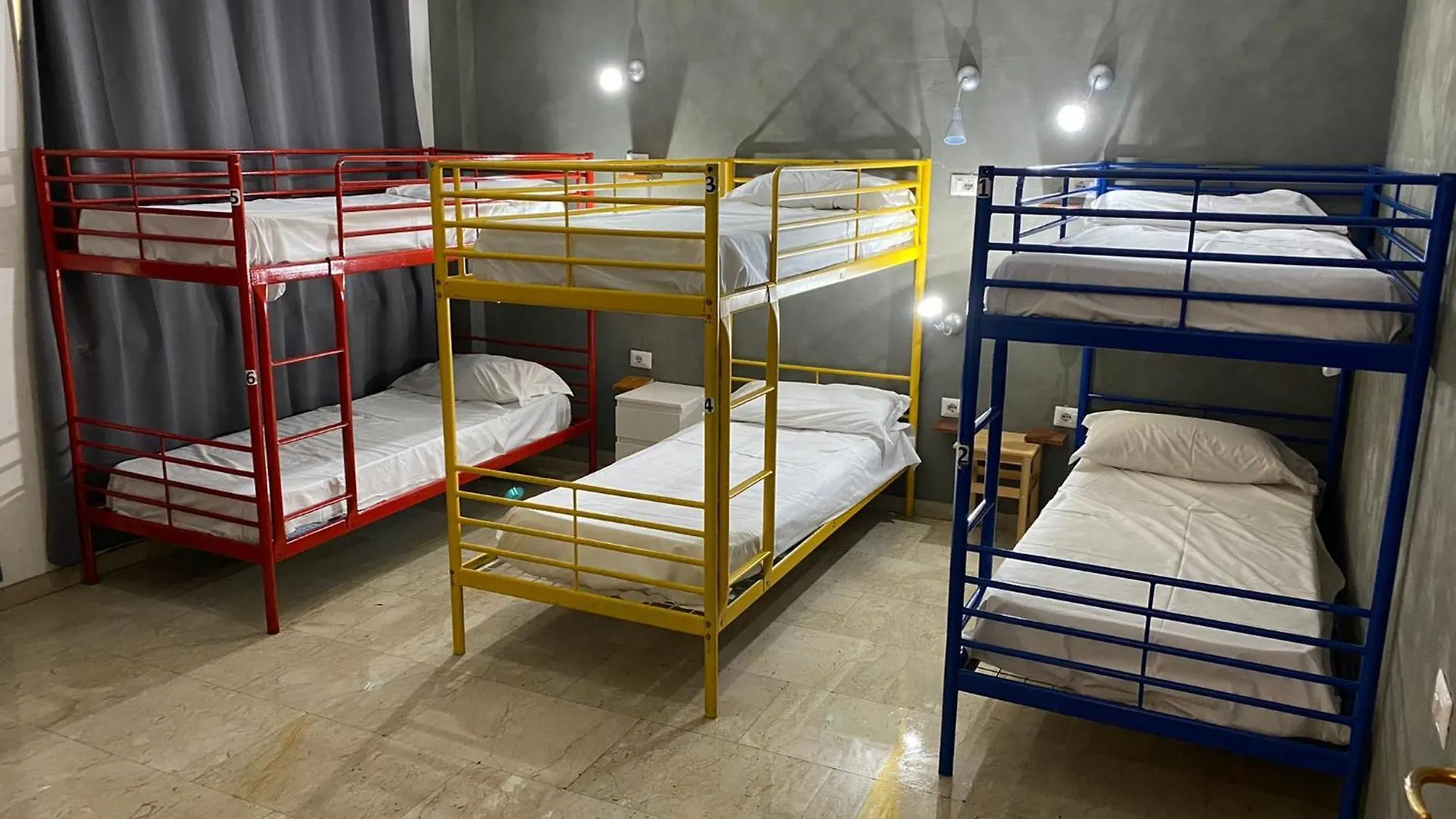 Lion University&Youth Hostel Milano 2 Italy